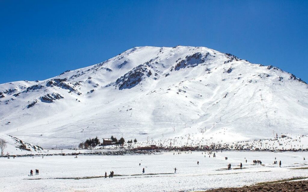 ثلوج كثيفة بالمغرب | مقاييس قياسية تتجاوز 125 سم بعدة مناطق جبلية