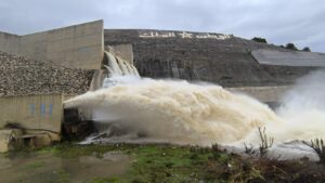 تُنعش الأحواض وتدفع سدودا إلى التفريغ.. التساقطات ترفع الواردات المائية بالمغرب إلى 117,1 مليون م³