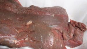 لحوم متعفنة تكشف عن شبكة متورطة في تهديد الصحة العامة