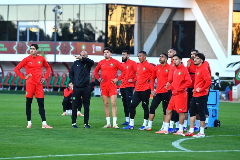 أسود الأطلس يتحدّون الكاميرون: لاعبو المنتخب المغربي يتعهدون بالفوز وبلوغ نصف نهائي كأس إفريقيا 2025