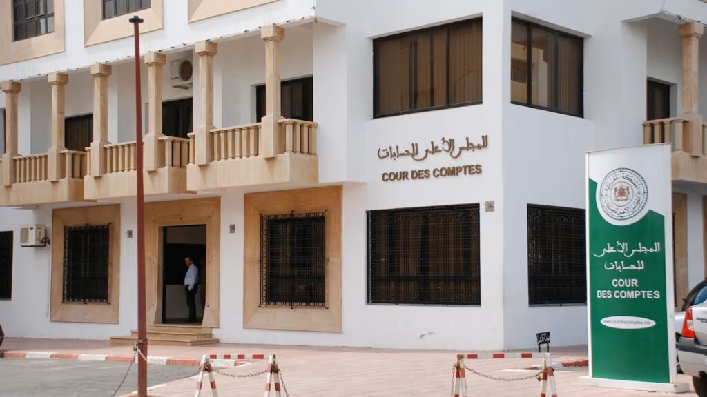 الملك محمد السادس يُعيّن 24 ملحقاً قضائياً بالمحاكم المالية ويُرقّي 155 قاضياً إلى الدرجة الممتازة