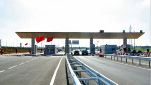 توقّع ازدحاماً.. “ADM” تحدد فترات الذروة بالطرق السيارة خلال العطلة المدرسية