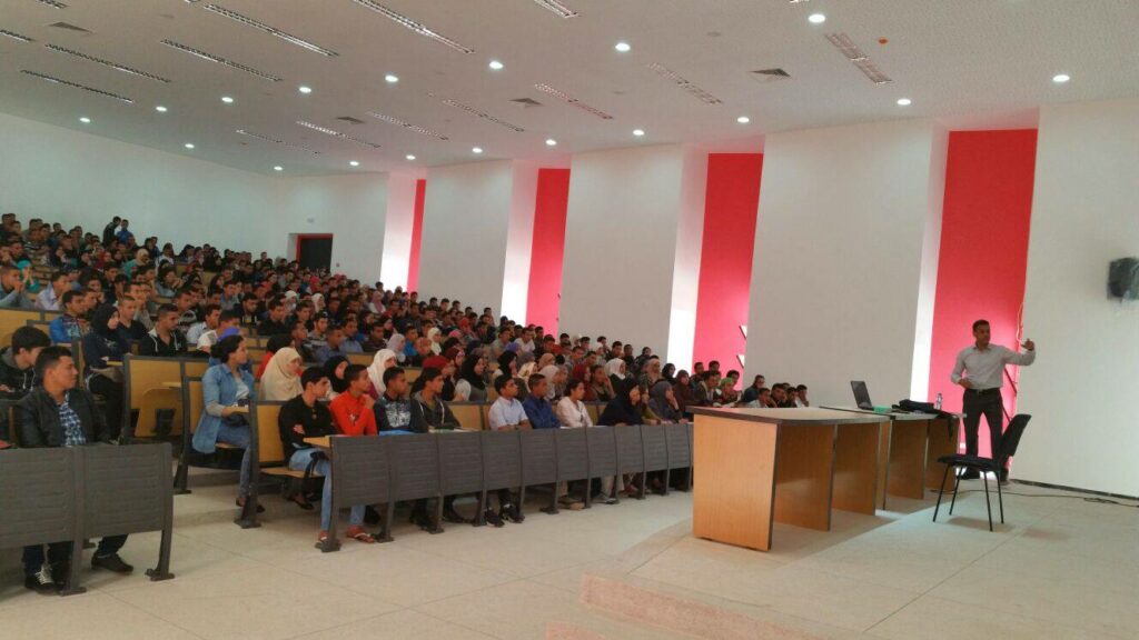 الضغط يخيم على الكليات المغربية مع اقتراب موعد الامتحانات