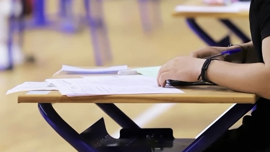 زلزال “تسريبات الريادة”: النقابات الخمس تنتفض في وجه الوزارة وتُعلن “نهاية الثقة”