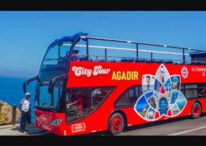 سياحة من طراز عالمي: الحافلات المكشوفة تطلق رحلاتها في شوارع أكادير