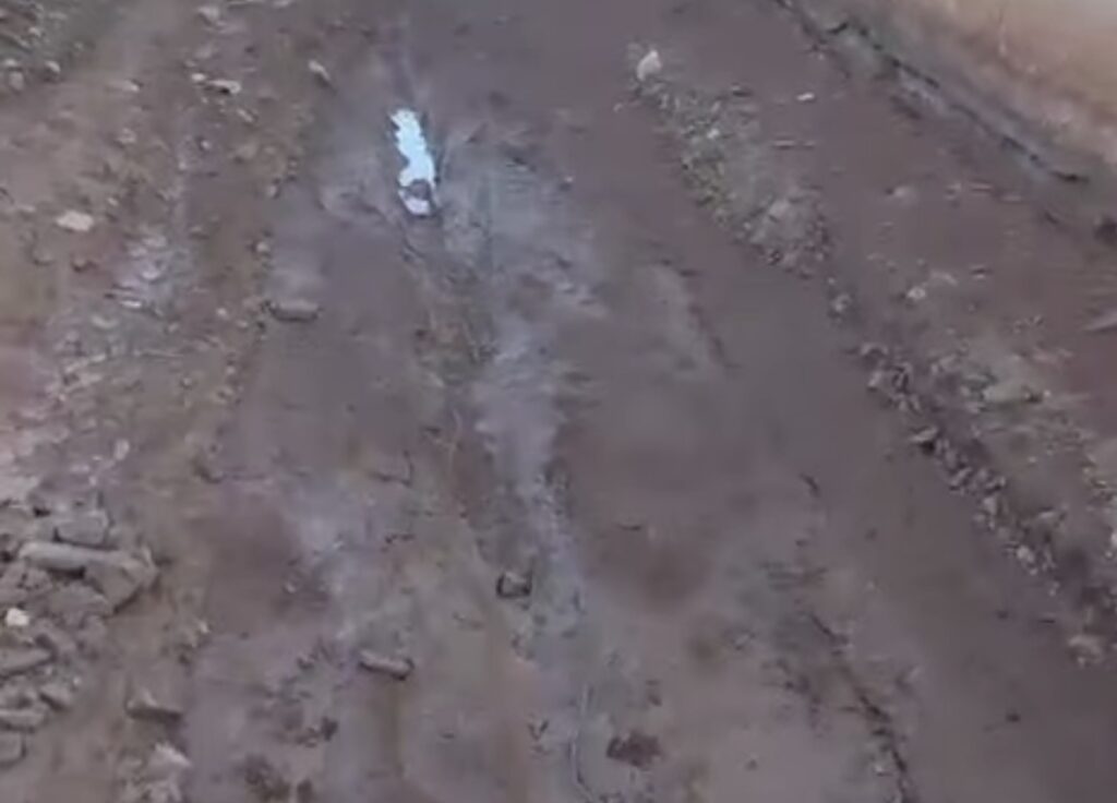 طريق خارج الخدمة بإقليم اشتوكة أيت باها… معاناة يومية للمواطنين وسط وصمت الجهات المعنية