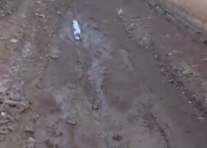 طريق خارج الخدمة بإقليم اشتوكة أيت باها… معاناة يومية للمواطنين وسط وصمت الجهات المعنية