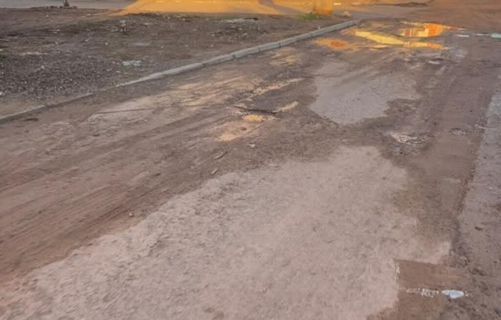 أكادير: انتشار الحفر يهدد السلامة بتيكوين، والساكنة تطالب بتدخل عاجل