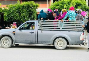 صور صادمة تعيد إلى الواجهة واقع نقل العمال الزراعيين بأكادير