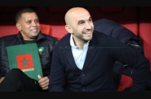 الركراكي يشيد بـ “قتالية” الأسود قبل صدام السنغال: “عندنا فرقة ما كتحنيش الراس”