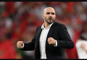 وليد الركراكي يحطم الأرقام القياسية: أول مغربي يبلغ نهائي كأس أمم إفريقيا لاعباً ومدرباً
