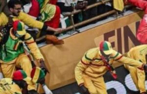 عندما تُختطف كرة القدم… من يشعل الفتنة في المدرجات الإفريقية؟