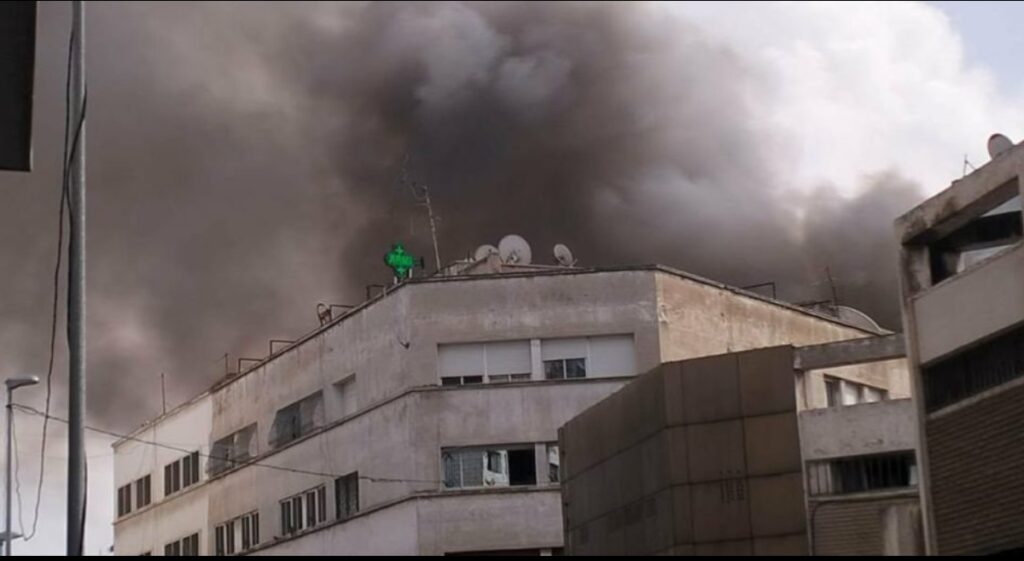 حريق ضخم يلتهم مستودع الأدوية بالصيدلية المركزية لوزارة الصحة