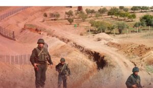 مقتل ثلاثة مغاربة برصاص الجيش الجزائري يفتح باب الجدل على الحدود الشرقية