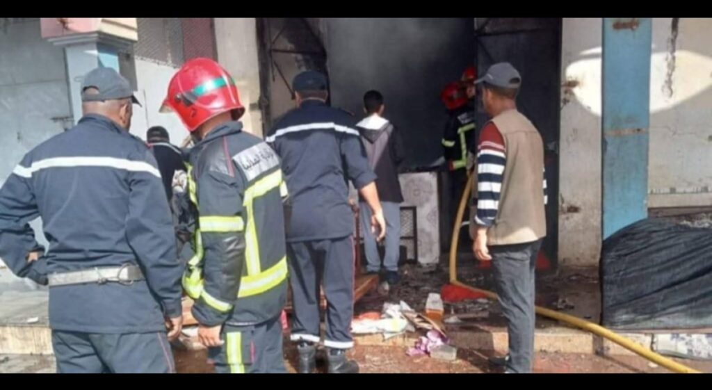 حريق مهول يلتهم محلا لبيع الدجاج، ويخلف خسائر جسيمة