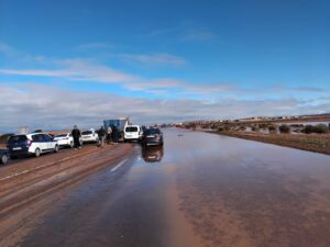 أمطار طوفانية تقطع شريان “تيزنيت – أكادير”: فيضانات ماسة تشل حركة المرور واستنفار أمني يعقب الحادث (+صور )