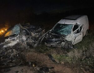 اصطدام متسلسل للسيارات ينهي حياة شخصين ويرسل آخرين إلى المستشفى