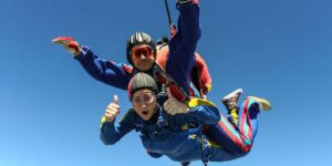 مطار سيدي دحمان: من سماء تارودانت إلى آفاق رياضة القفز بالمظلات العالمية