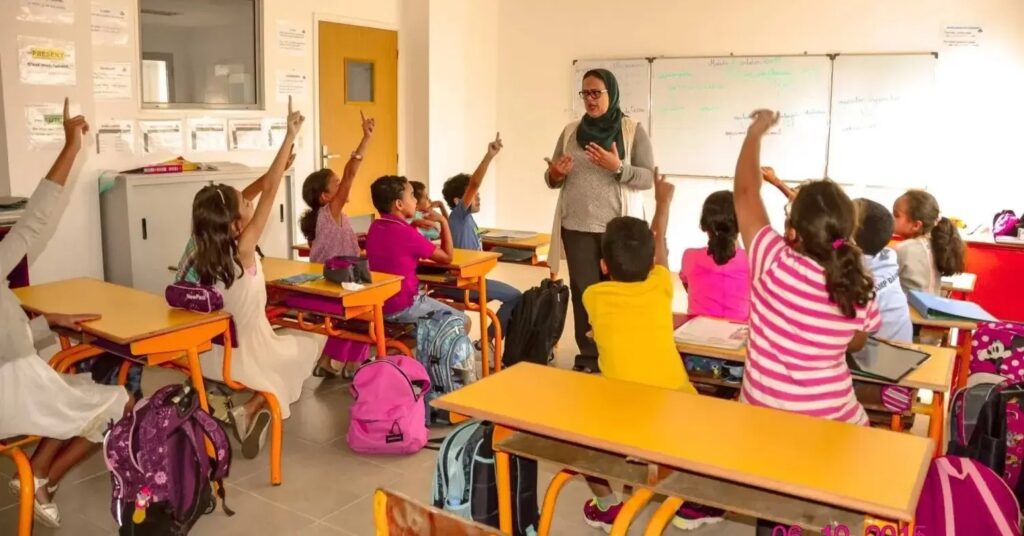 وزارة التربية الوطنية تعتمد توقيت الدراسة في رمضان 2025/2026 بعد العودة إلى GMT وتحدد حصص الابتدائي والثانوي