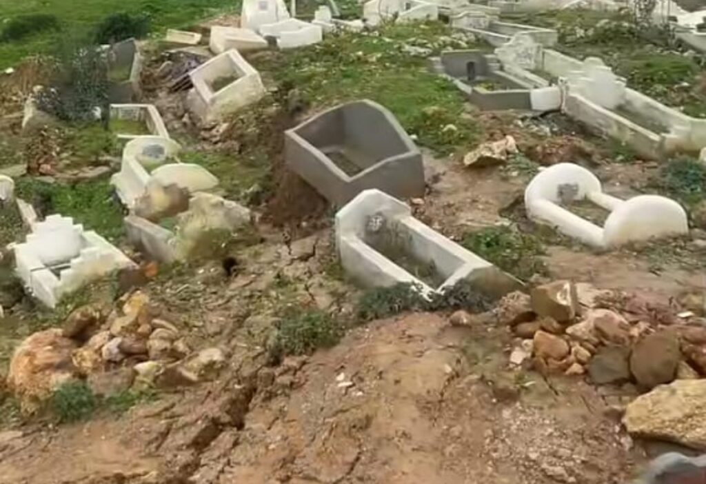 ساكنة تطوان تطالب بحماية المقابر من الفيضانات