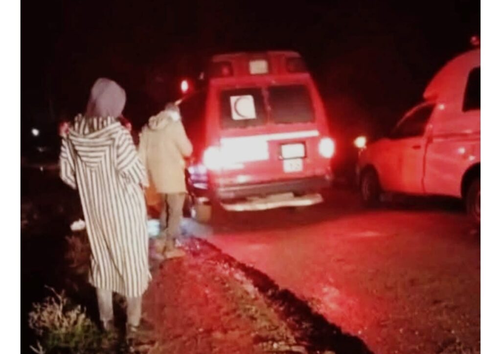 فاجعة وادي القشر: السيول تبتلع سيارتين وتخلف ضحايا ومفقودين في دار الشاوي