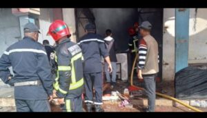 اندلاع حريق ضخم بمصنع بلاستيك يثير استنفارا واسعا