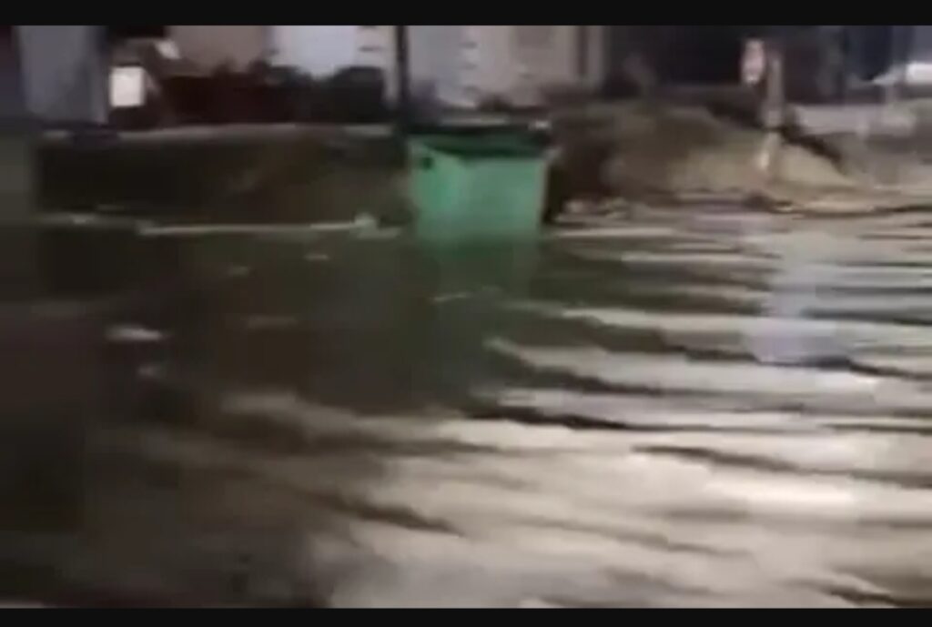 تساقطات غزيرة تضع تازة وضواحيها في مواجهة السيول، والسلطات ترفع حالة التأهب إلى أقصاها