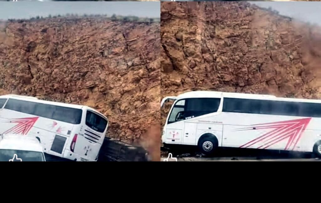 نجاة ركاب حافلة من حادثة سير بالطريق الرابطة بين ميدلت والرشيدية ودعوات للحذر من الانزلاقات