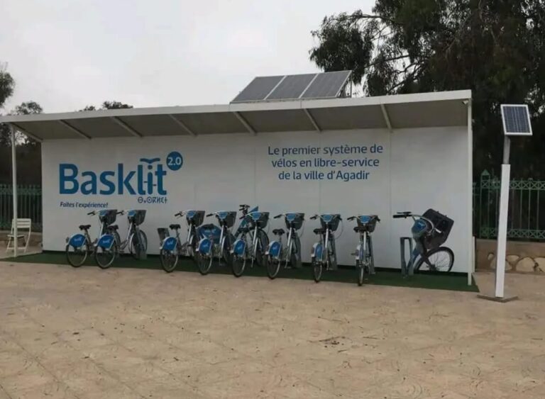محطات “بيسيكليت” تثير الجدل بأكادير، وفعاليات مدنية تطالب بالتحقيق في المشروع