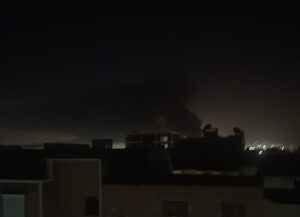 “إرهاب بيئي” يحنق أكادير.. من يطلق الرصاصة السامة من فوهة “حرق العجلات” بين أيت ملول وتيكيوين؟