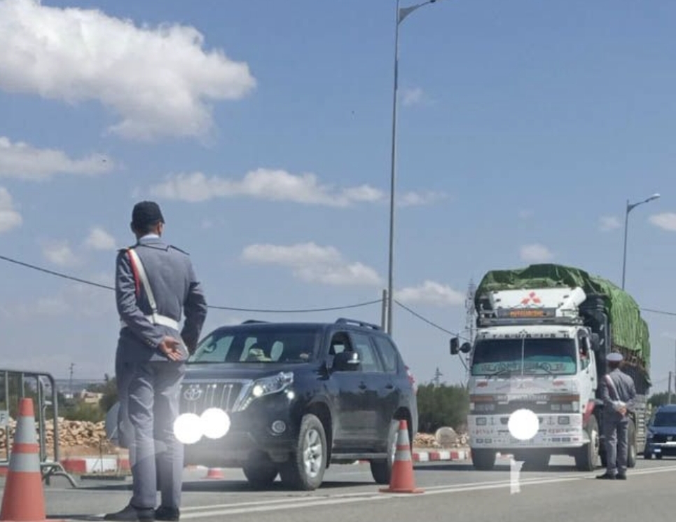 تارودانت : درك تالوين يفكك شبكة لتزوير وثائق الشاحنات بامتدادات وطنية