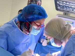 إنجاز طبي تاريخي بأكادير: نجاح أول عملية “رتق مريء” لرضيعة بجهة سوس ماسة