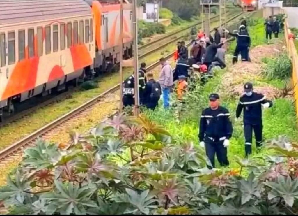 عناق فوق قضبان الموت.. فاجعة تهز حي “لارميطاج” بعد وفاة شاب وشابة تحت عجلات القطار