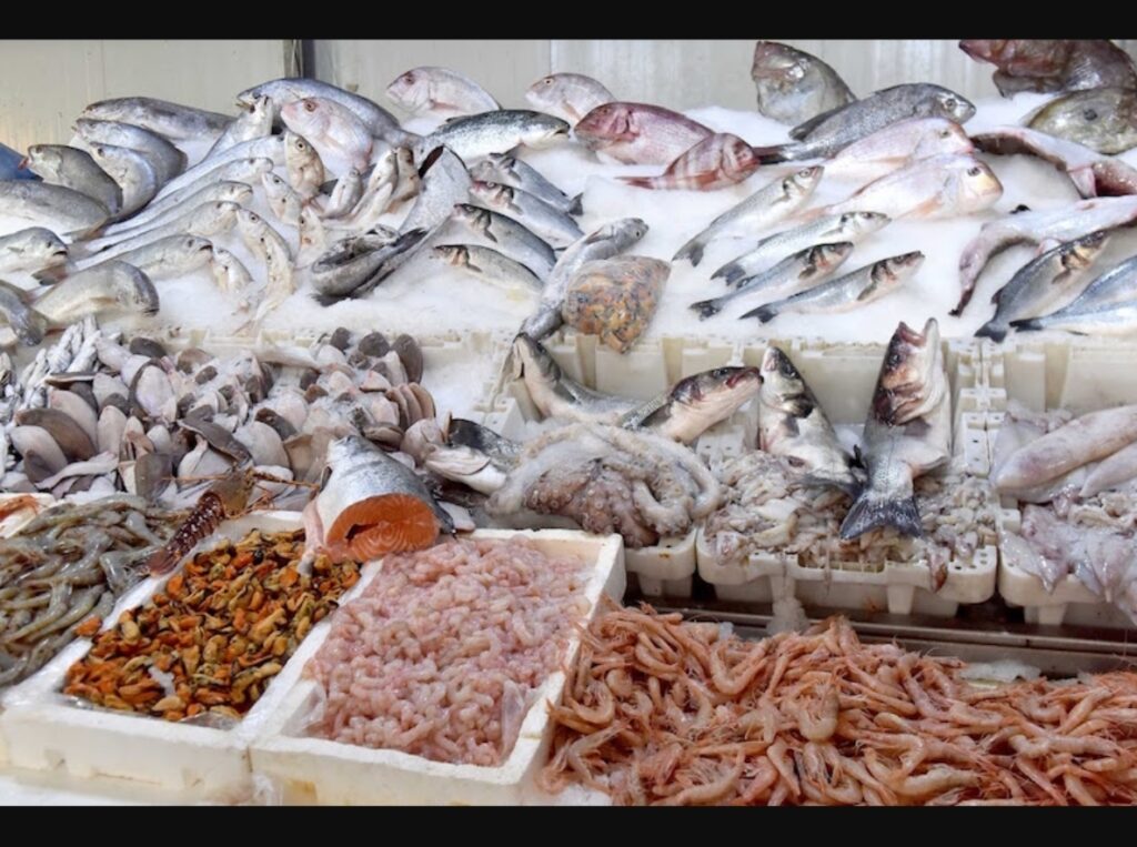 لهيب الأسعار بأسواق أكادير: “حوت رمضان” لمن استطاع إليه سبيلاً، وأصابع الاتهام تشير للوسطاء