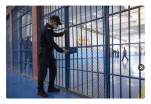 مندوبية السجون تكسر صمتها: حقيقة “تسمم النزلاء” و”اللقاح المجهول” في بلاغ ناري