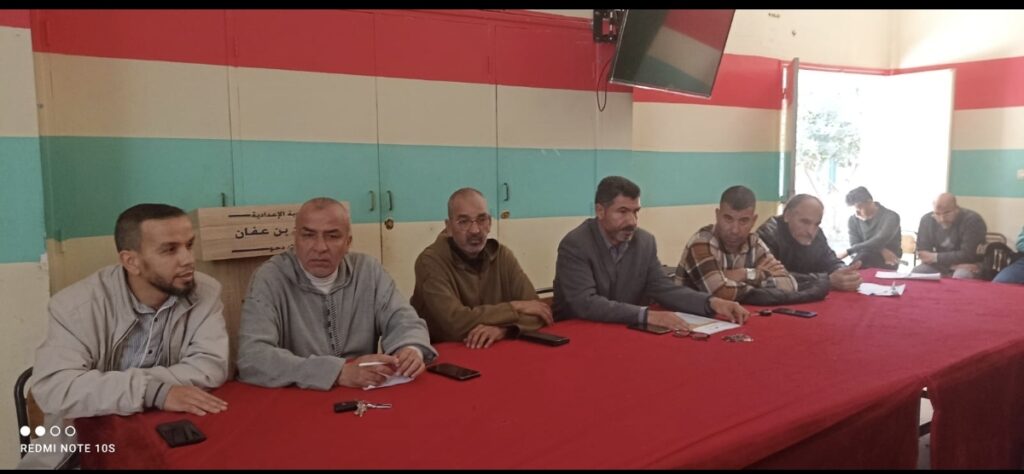 لقاء تواصلي وتنسيقي بالثانوية الإعدادية عثمان بن عفان بأولاددحو يعزز الشراكة لمعالجة ظواهر الشغب والانضباط