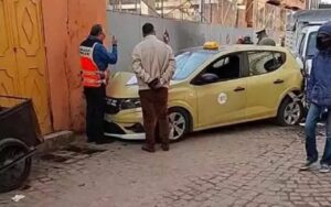 اصطدام مروع بين سيارة أجرة و”بيكوب” يودي بحياة سائحة أجنبية
