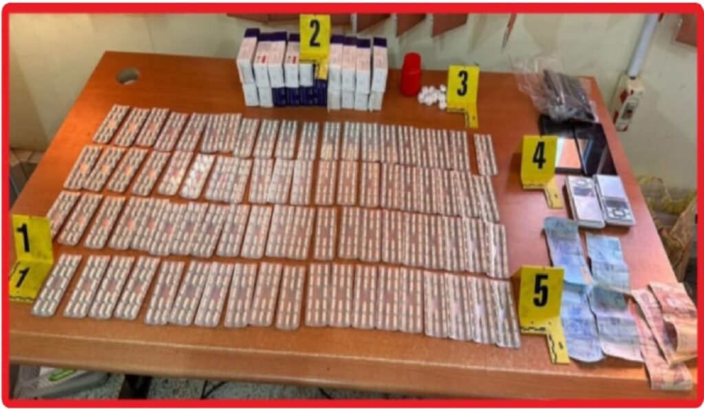 ضبط شاب بحوزته آلاف الأقراص المخدرة والكوكايين