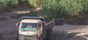 فعاليات تنبه إلى استفحال ظاهرة سرقة الرمال بتارودانت، وسط مطالب بتدخل الجهات الوصية