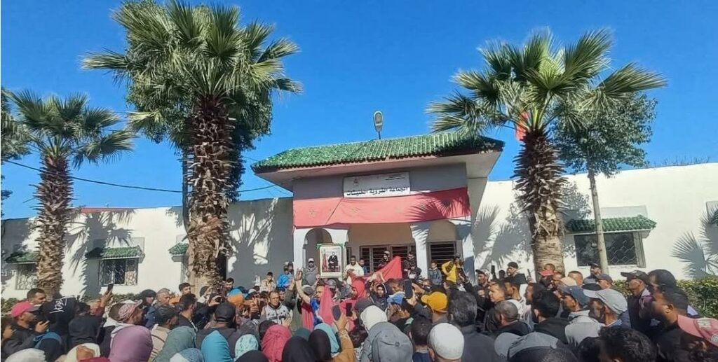 سكان دواوير قروية في مسيرة احتجاجية للمطالبة بالإنصاف بعد الفيضانات