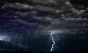 طقس الجمعة: أمطار رعدية بالشمال والغرب وثلوج بالأطلس والريف مع رياح قوية وانخفاض الحرارة