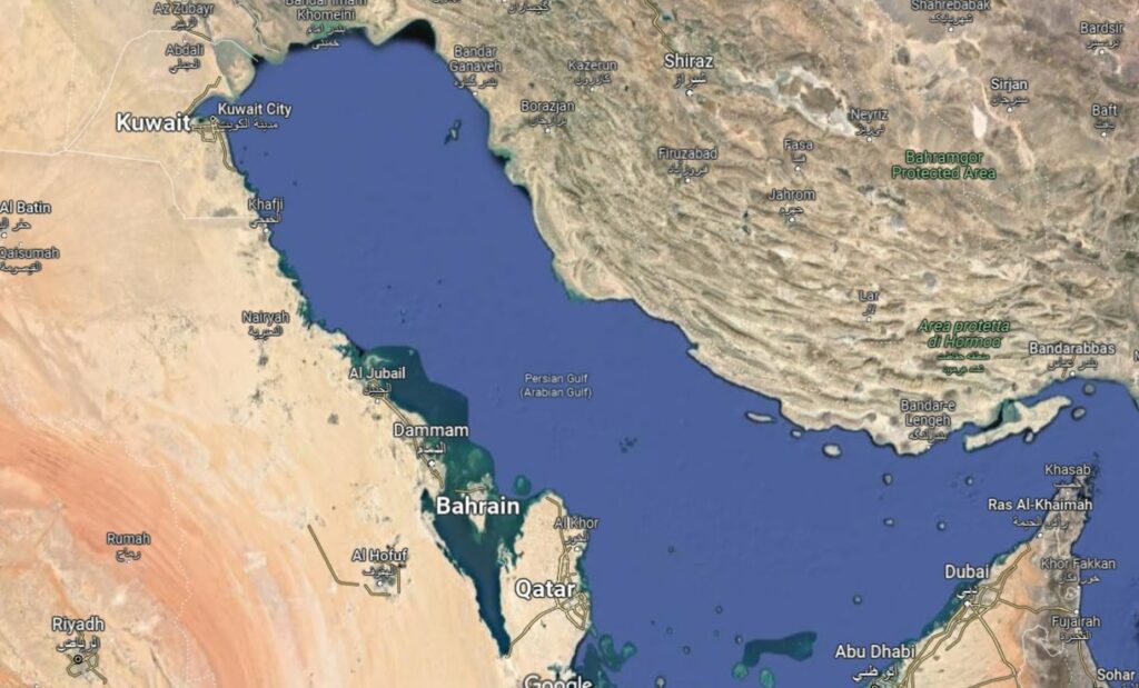 طهران ترفع سقف التهديد: ألغام بحرية قد تغلق الخليج بالكامل إذا وقع هجوم على سواحلها