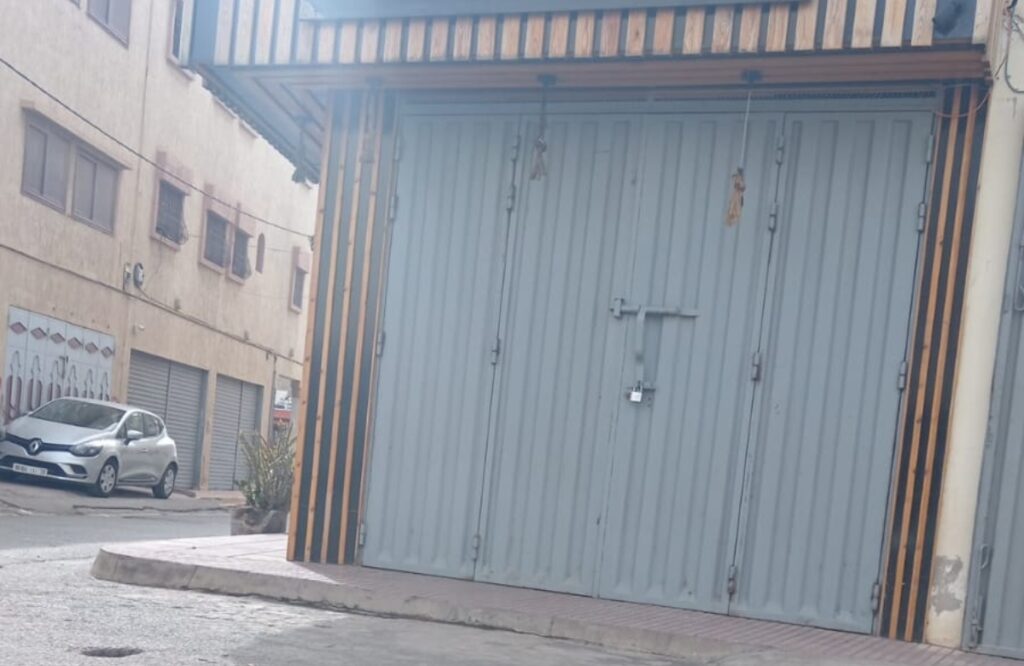 ساكنة حي الداخلة بأكادير تستنكر استفحال احتلال الملك العمومي وتطالب بتدخل حازم