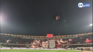 تيفو “غزالة سوس” يشعل مدرجات أدرار.. جماهير حسنية أكادير تبهر العالم أمام الرجاء