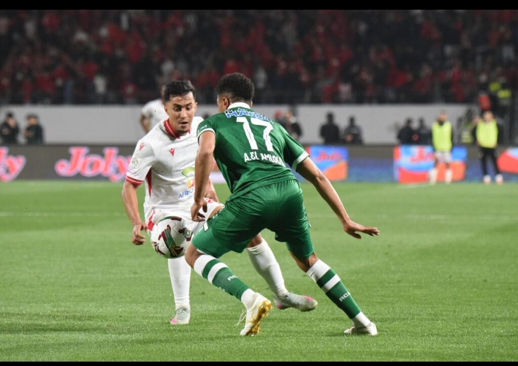 الرجاء الرياضي يعود بفوز ثمين من قلب أكادير في قمة كروية احتضنها ملعب أدرار
