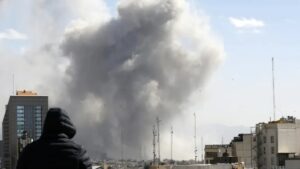 البركان ينفجر.. صواريخ إيران تضرب إسرائيل، وغارات مدمرة تهز طهران وضواحي بيروت