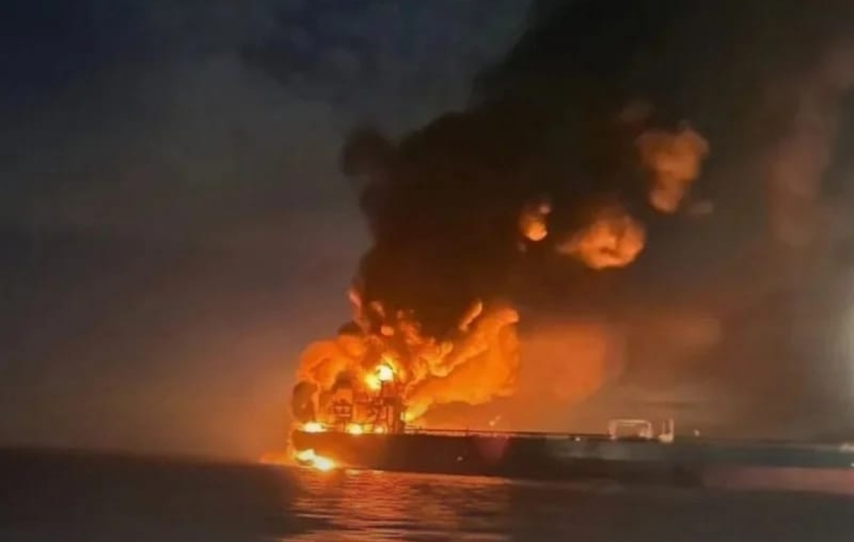 انفجارات “مجهولة” تستهدف ناقلة للغاز في البحر الأبيض المتوسط