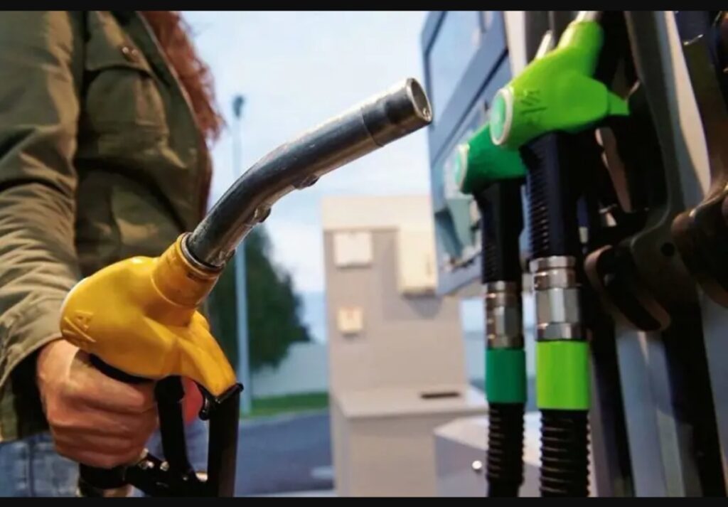 شبح أل: 17 درهماً يطارد المغاربة: الكشف عن زيادة حتمية في أسعار المحروقات