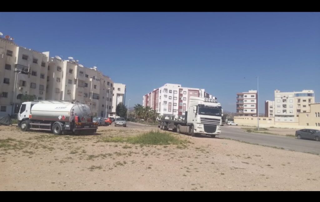 بين القانون والتطبيق: اختلالات السير تقلق ساكنة تيليلا وأدرار بأكادير