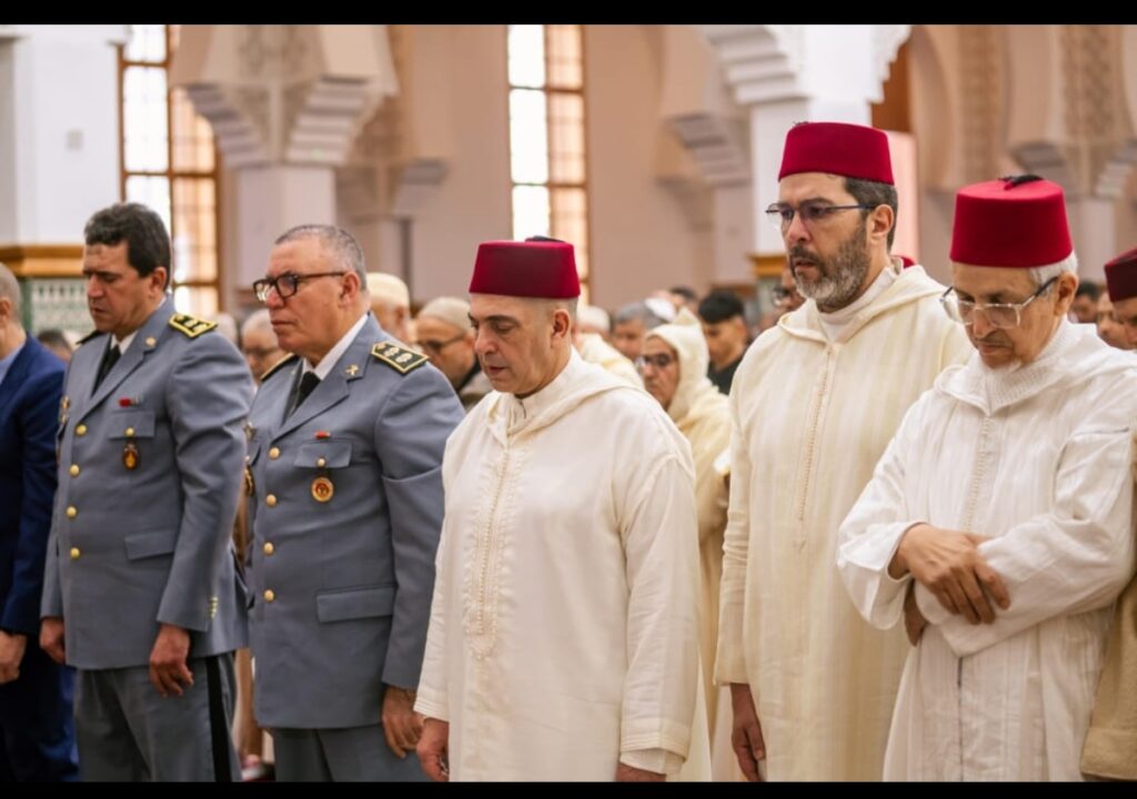 أكادير تحتفي بعيد الفطر: الوالي سعيد أمزازي يتقدم 13 ألف مصلٍّ في أجواء روحانية مهيبة